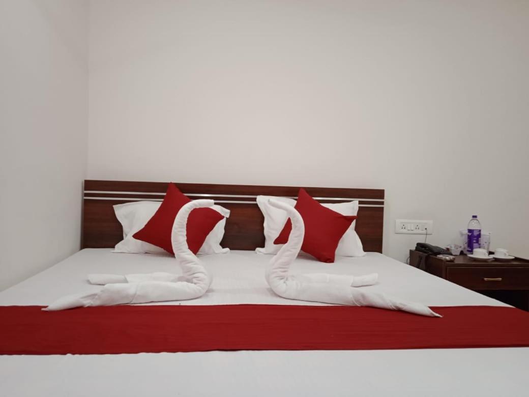 Hotel Haren Grand Гувахати Экстерьер фото